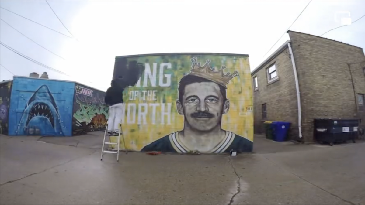 Aaron Rodgers mural in Green Bay quickly painted over after Jets trade