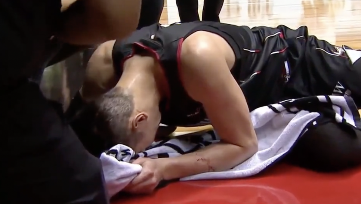 Knicks sensation Jeremy Lin injured