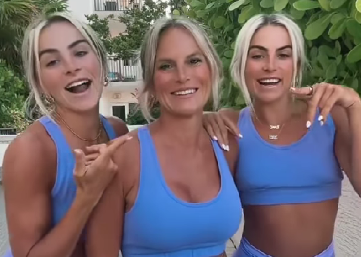 Look Cavinder Twins' Mother's Day Video Going Viral The Spun