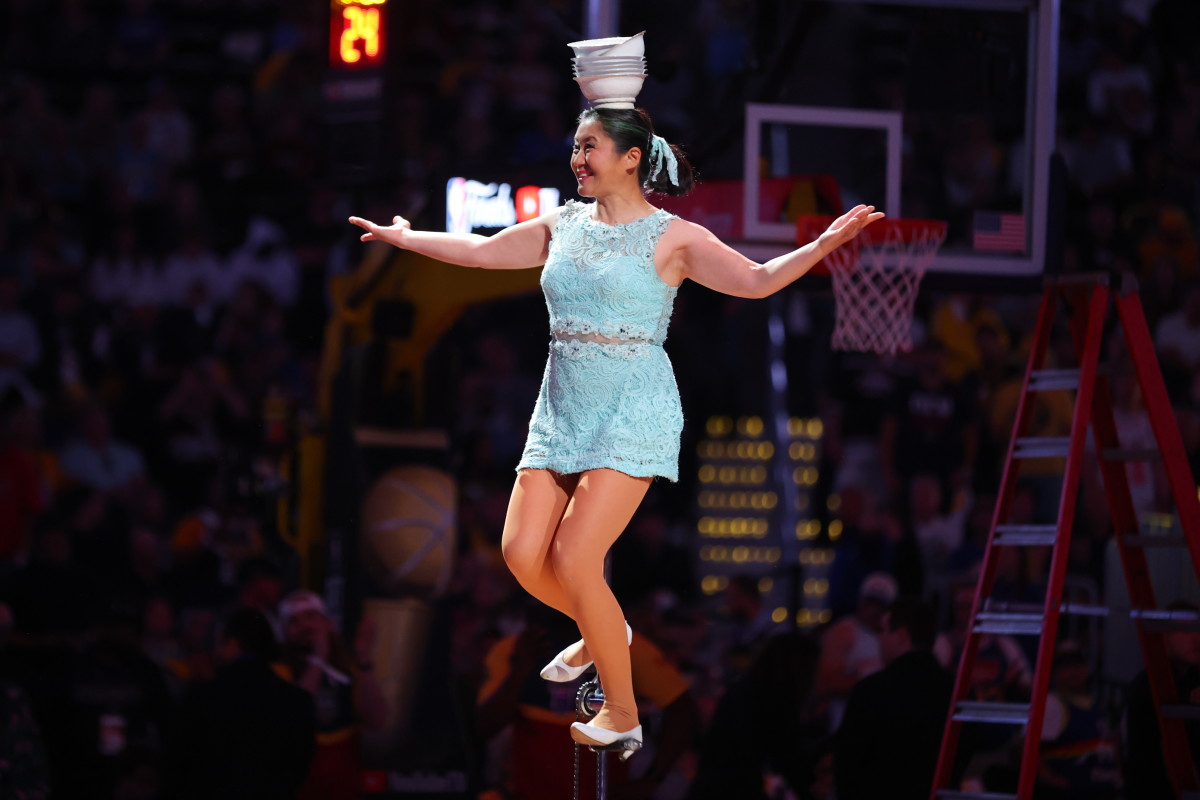 Video Epic Halftime Show Goes Viral At Game 5 Of NBA Finals The Spun
