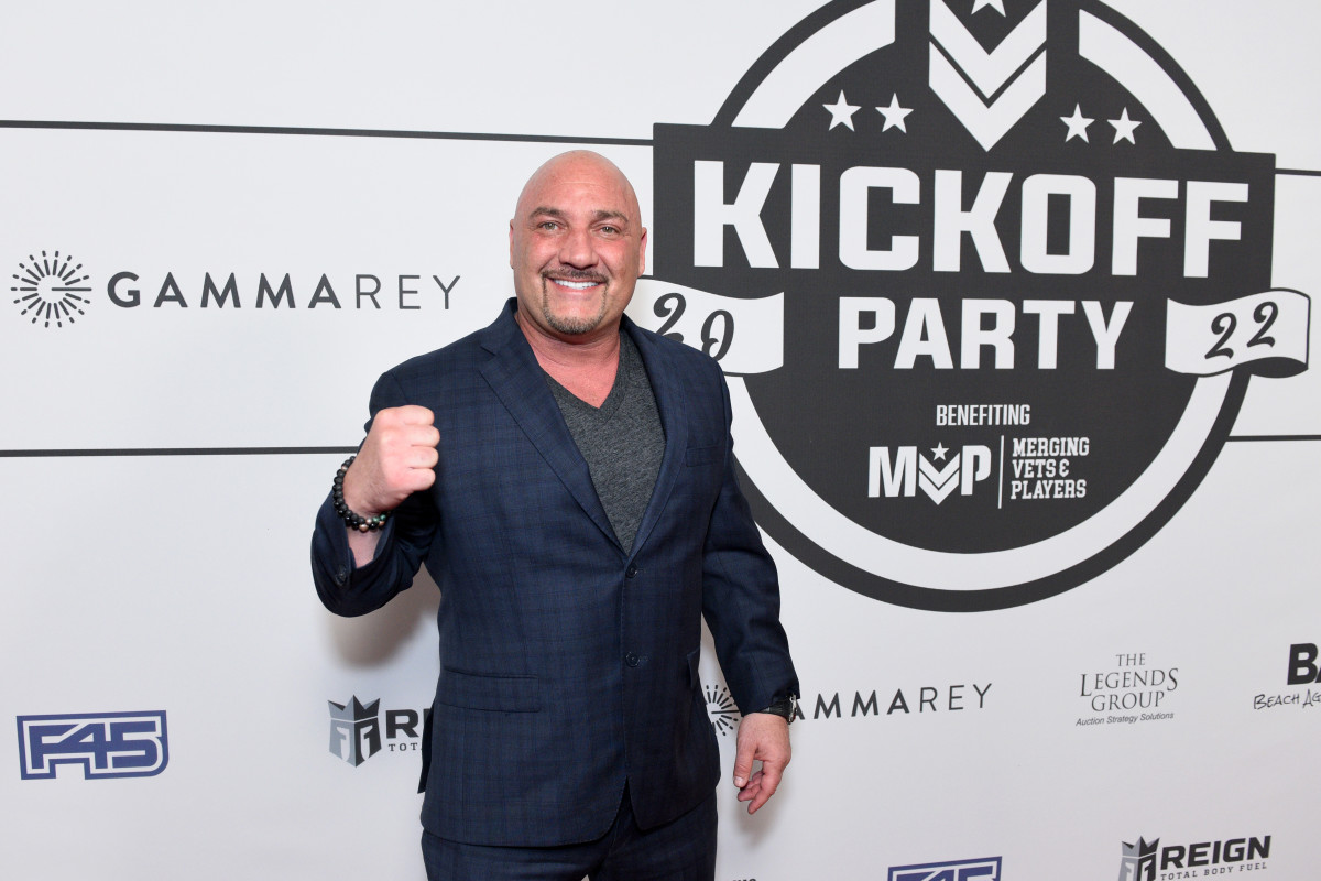 Jay Glazer Reacts To Strange FOX Sunday NFL Kickoff - The Spun: What's  Trending In The Sports World Today