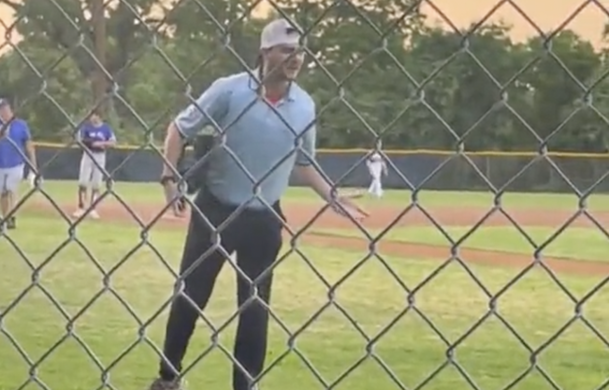 Video Youth Umpire Puts Annoying Parents In Their Place The Spun