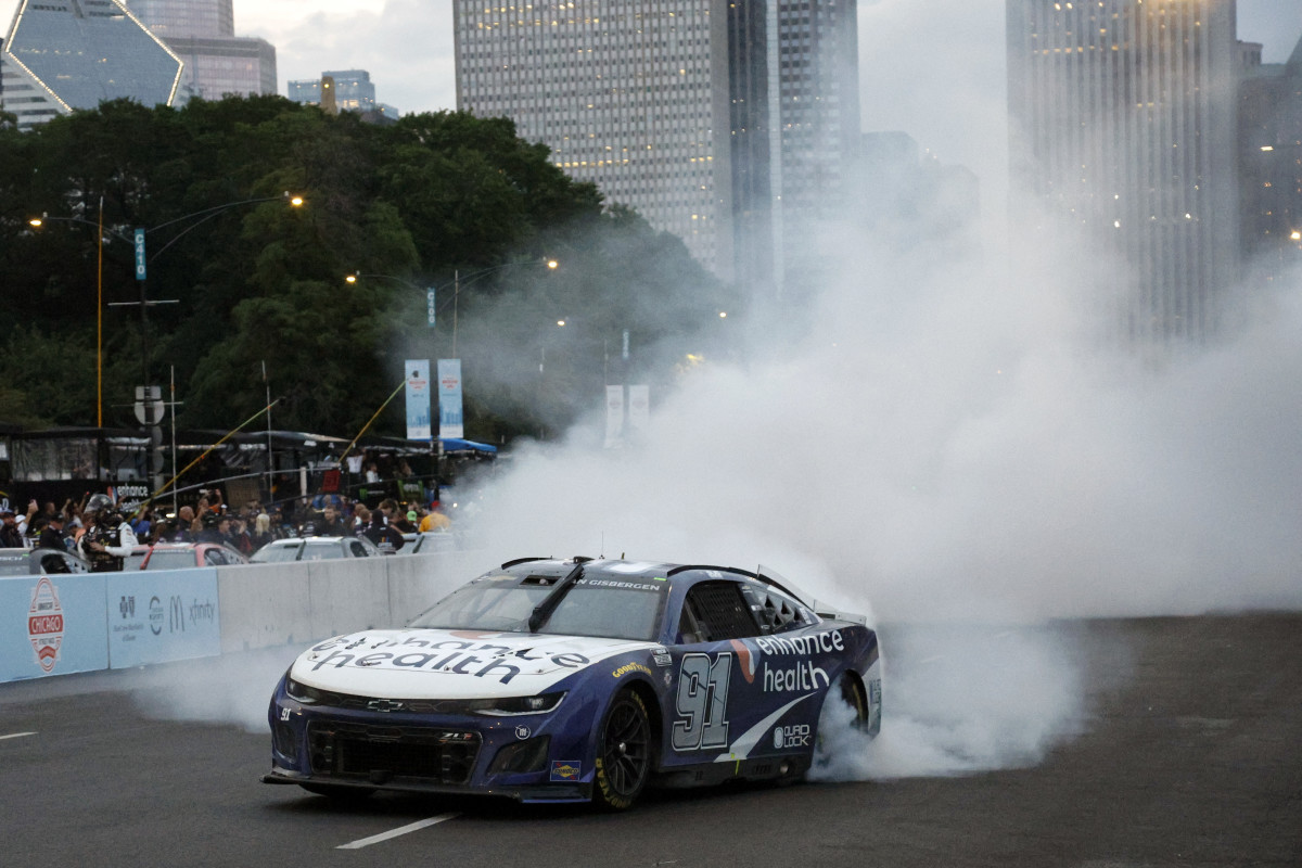 NASCAR Race In Chicago Street Course Pulls Huge Ratings The Spun