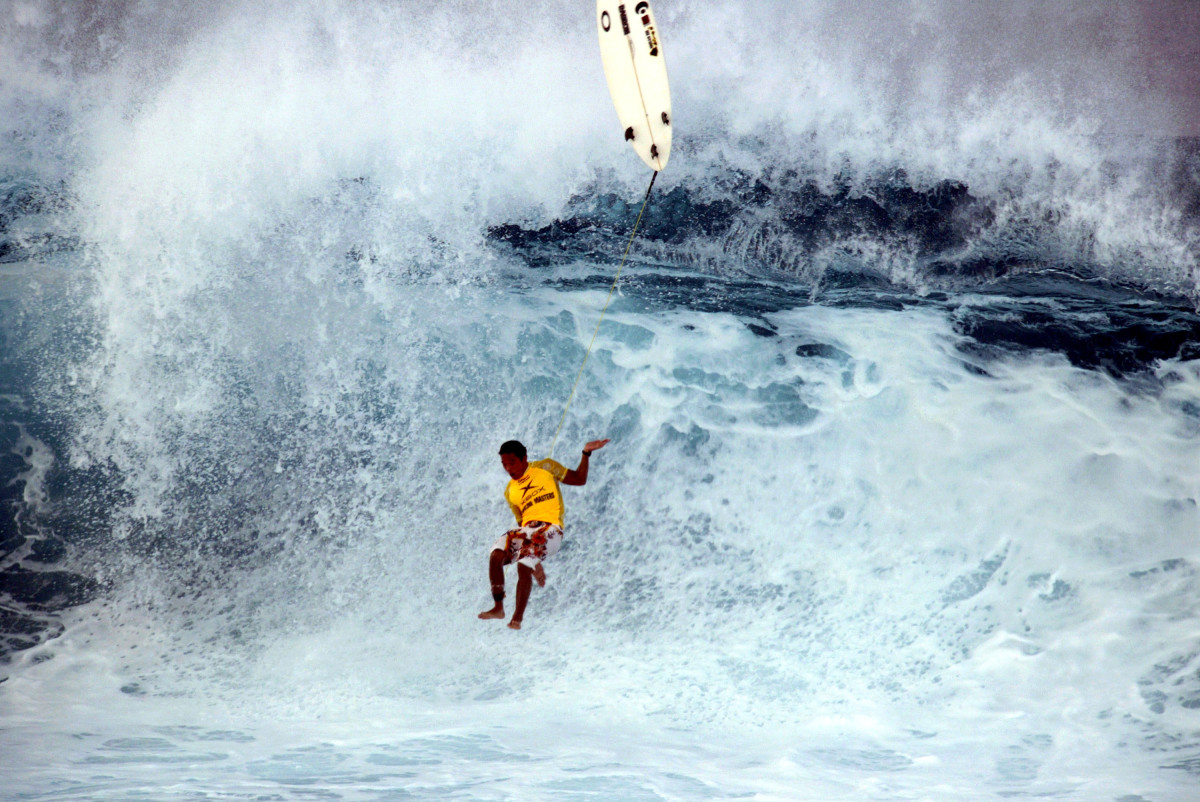 Professional Surfer Dead At 44 After Gruesome Accident - The Spun