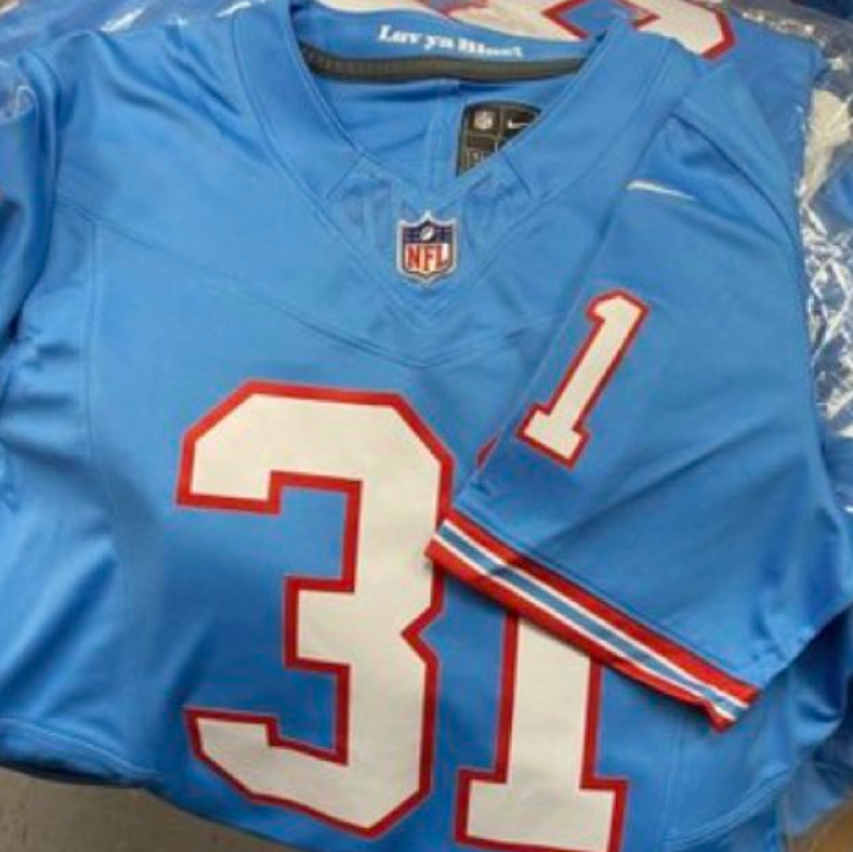 Tennessee Titans unveil Oilers-inspired throwback uniforms