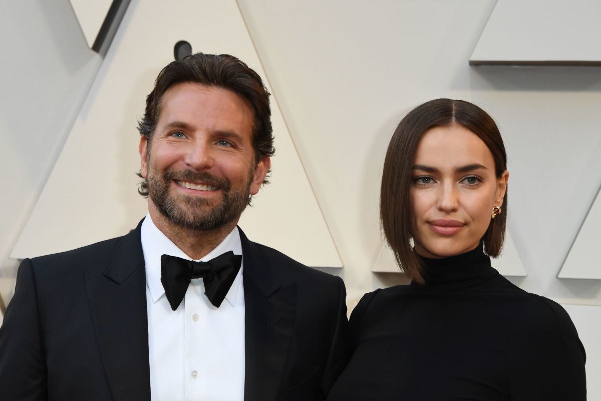 Best Actor nominee for "A Star is Born" Bradley Cooper (L) and his wife Russian model Irina Shayk arrive for the 91st Annual Academy Awards at the Dolby Theatre in Hollywood, California on February 24, 2019. (Photo by Mark RALSTON / AFP)        (Photo credit should read MARK RALSTON/AFP via Getty Images)