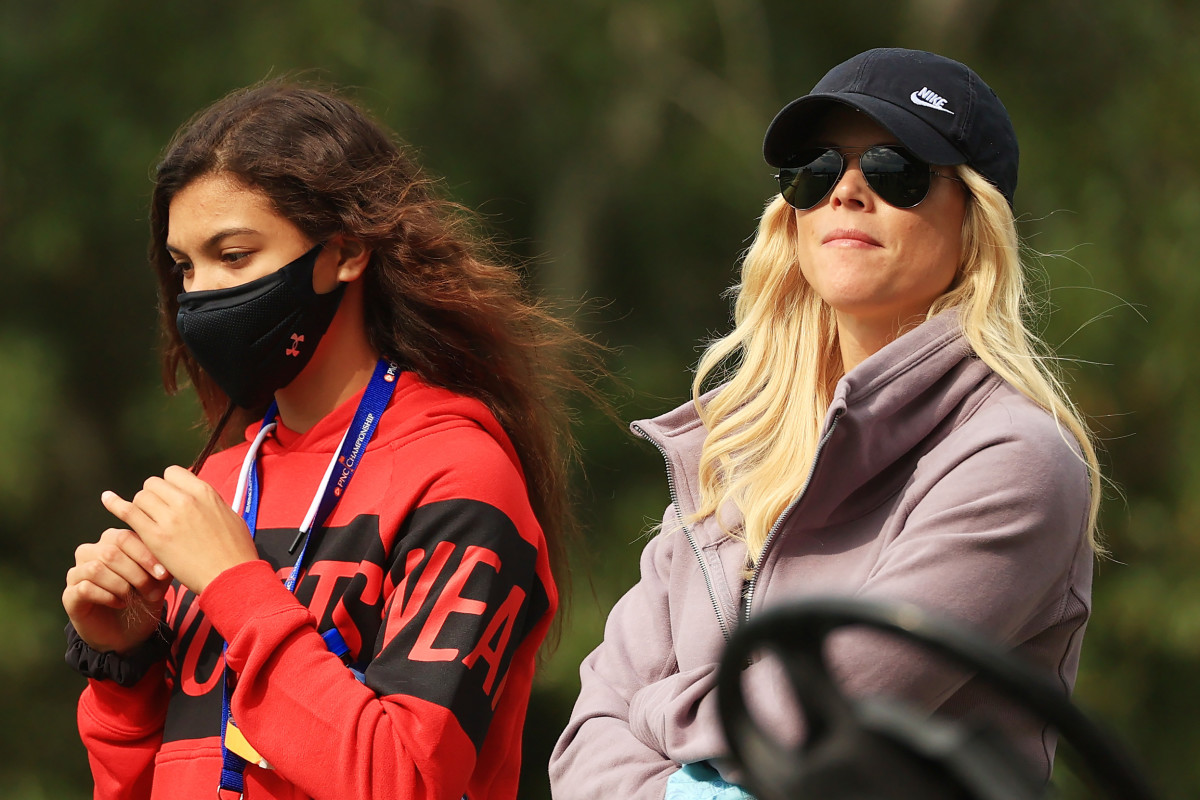 Tiger Woods' ex-wife, Ellen, and their daughter, Sam, at a golf event in 2020.