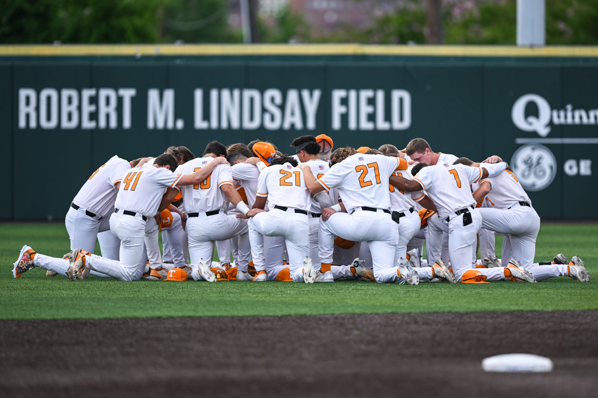 Tennessee's baseball team goes down in the NCAA Super Regionals on Sunday.