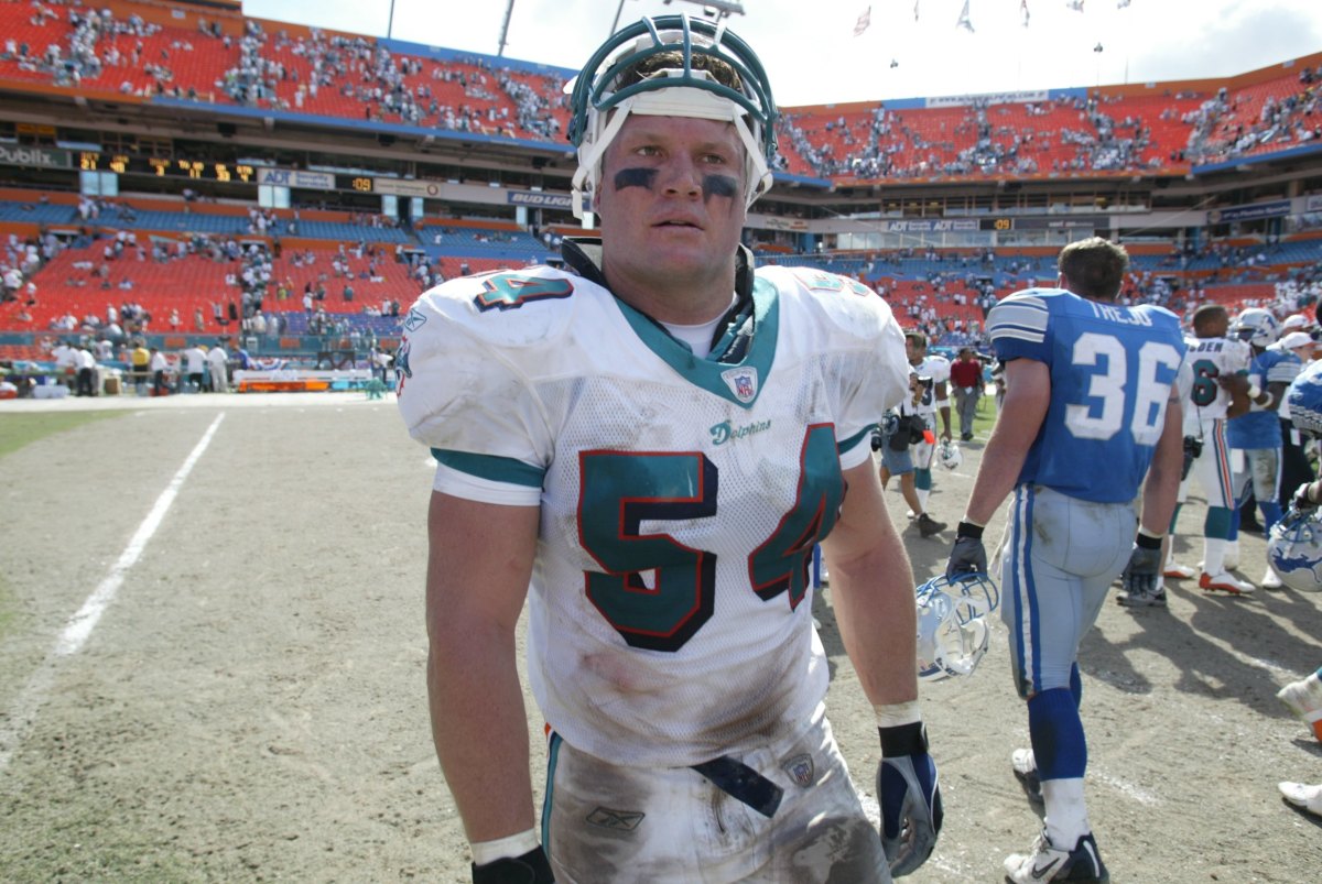 Longtime Miami Dolphins linebacker Zach Thomas on the field.