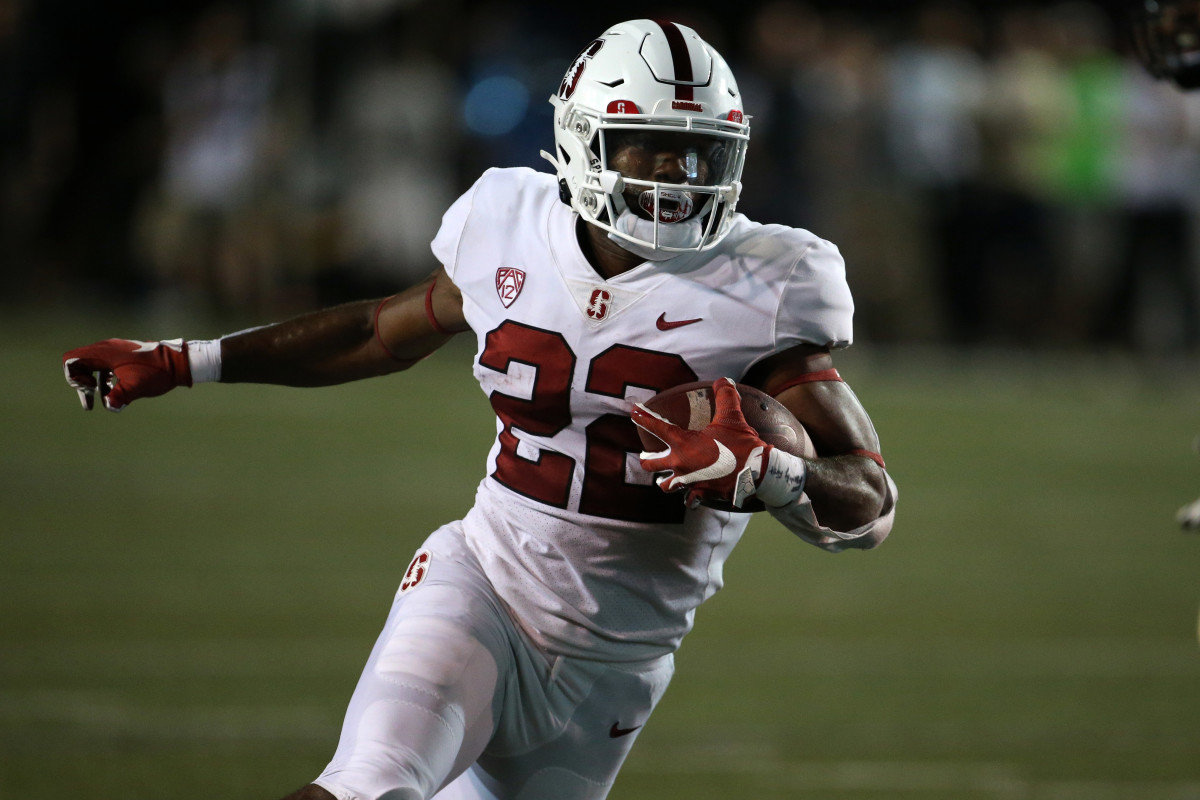 Stanford RB EJ Smith runs with the ball in a game.