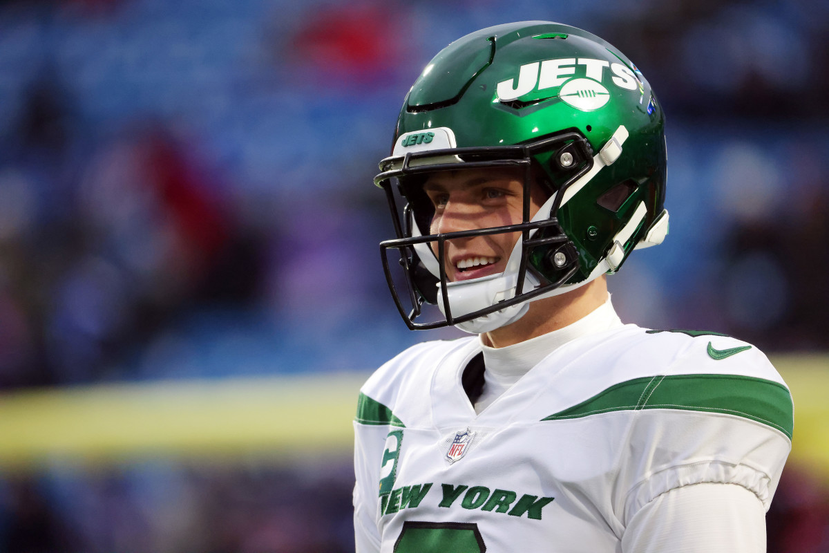 ORCHARD PARK, NEW YORK - JANUARY 09: Zach Wilson #2 of the New York Jets warms up prior to a game against the Buffalo Bills at Highmark Stadium on January 09, 2022 in Orchard Park, New York. (Photo by Timothy T Ludwig/Getty Images)