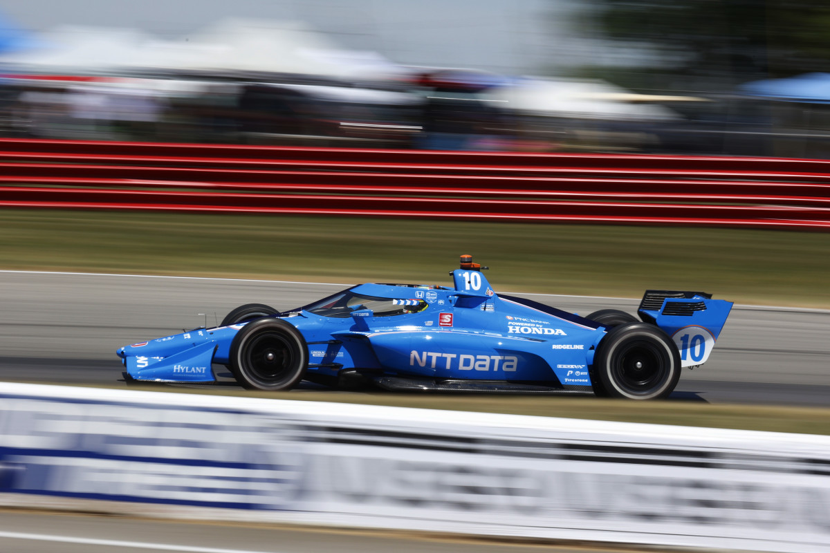LEXINGTON, OH - JULY 02: NTT IndyCar driver Alex Palou (10) drives through turn 13 during qualifications at Mid Ohio on July 2, 2022 in Lexington, Ohio. (Photo by Brian Spurlock/Icon Sportswire via Getty Images)