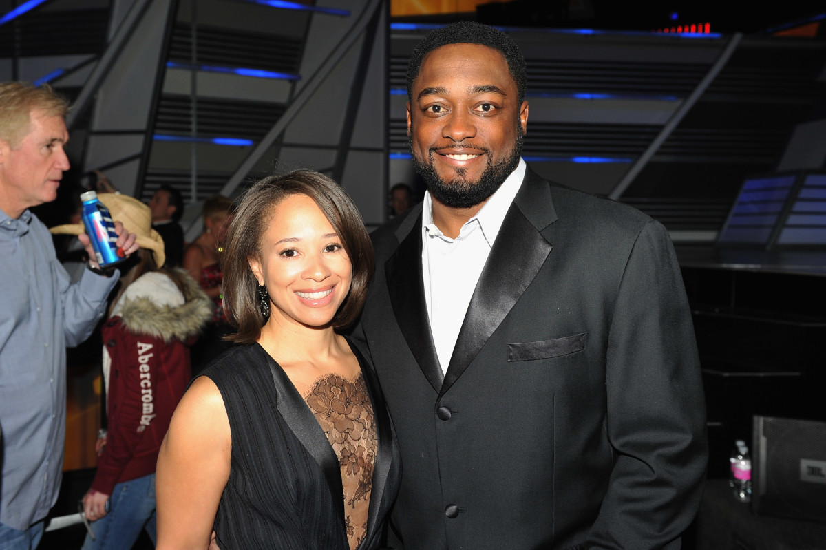 Mike Tomlin and his longtime wife at a red carpet event.