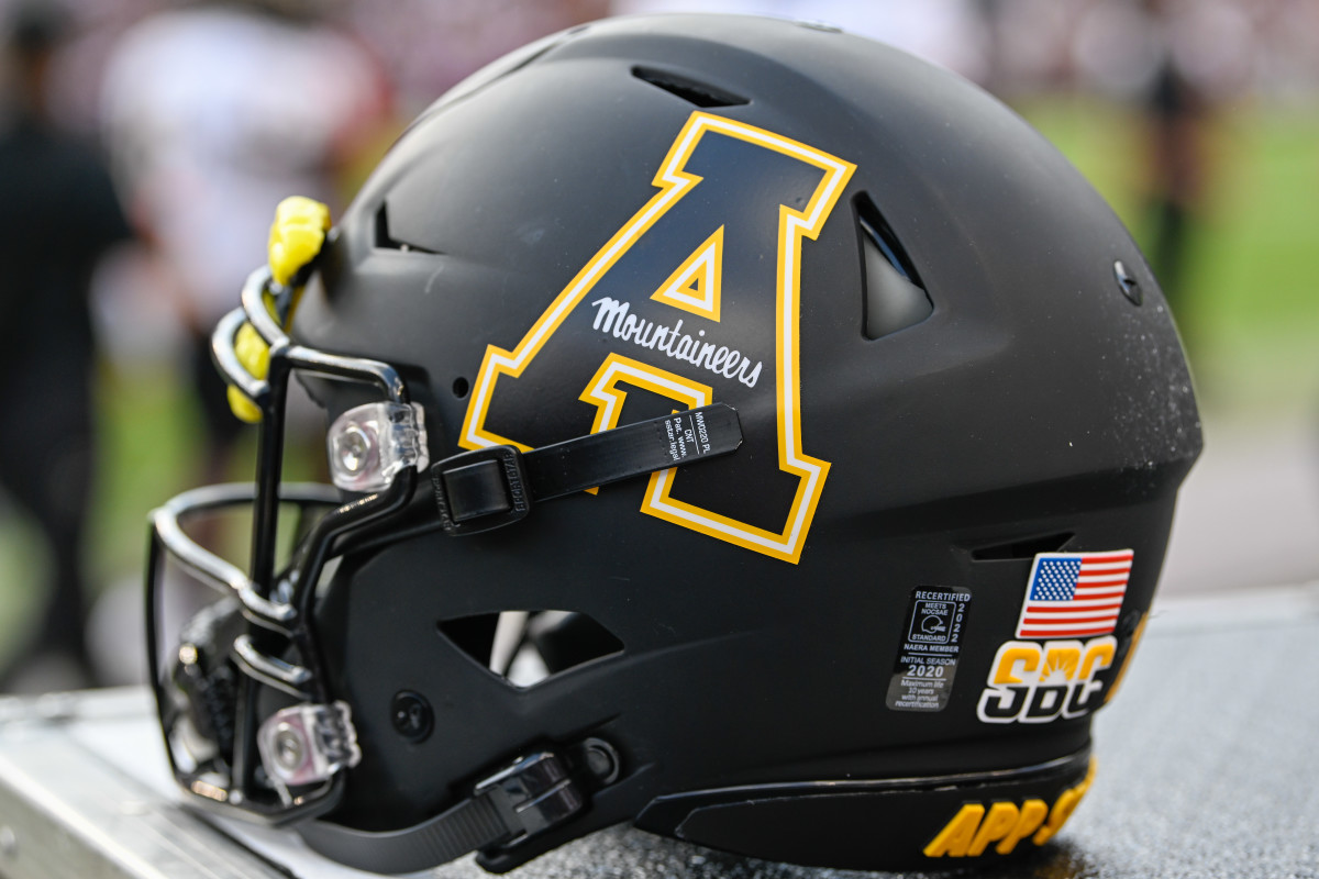 Photo Of Appalachian State Fan Goes Viral During Saturday Game The Spun