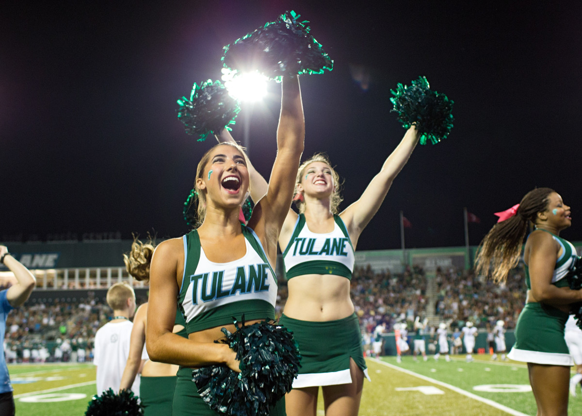 A photo of some Tulane Green Wave cheerleaders.