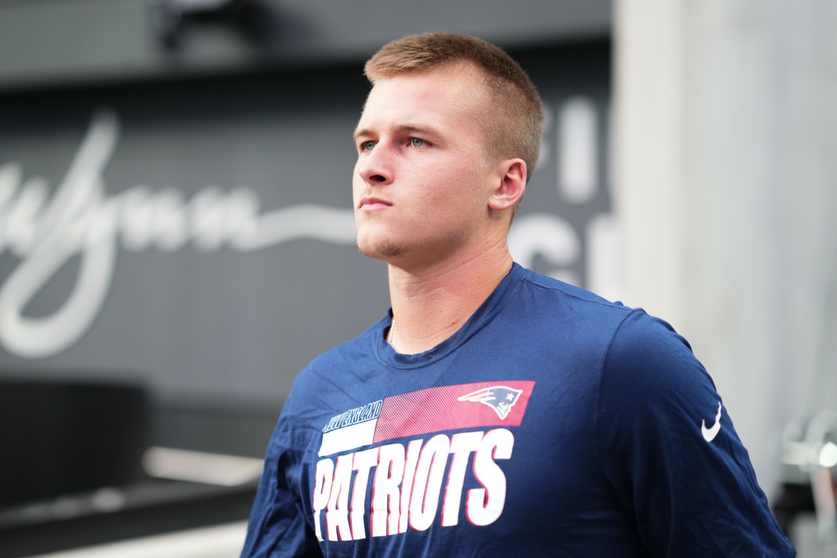 NFL World Reacts To Friday s Patriots Quarterback News The Spun