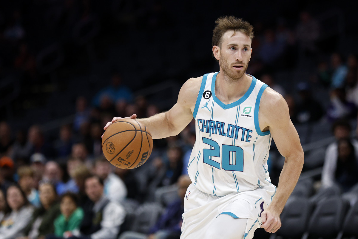 CHARLOTTE, NORTH CAROLINA - OCTOBER 10:  Gordon Hayward #20 of the Charlotte Hornets dribbles during the first quarter of the game against the Washington Wizards at Spectrum Center on October 10, 2022 in Charlotte, North Carolina. NOTE TO USER: User expressly acknowledges and agrees that, by downloading and or using this photograph, User is consenting to the terms and conditions of the Getty Images License Agreement. (Photo by Jared C. Tilton/Getty Images)