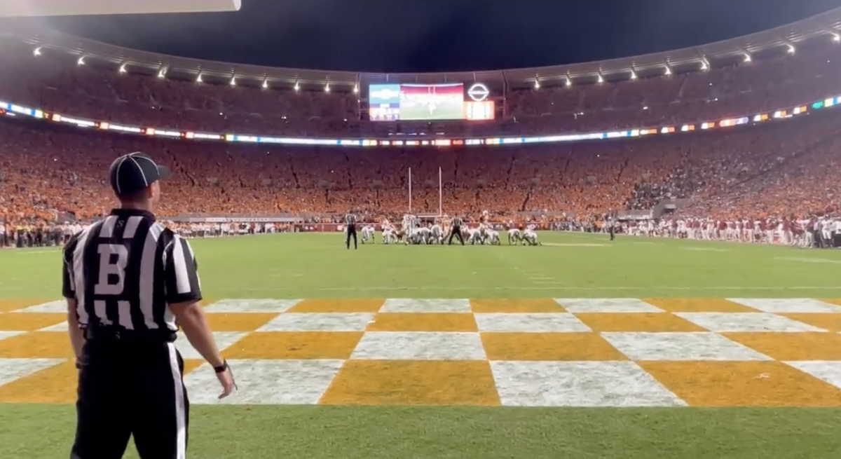 Video Tennessee President's Reaction To Goal Posts Goes Viral The