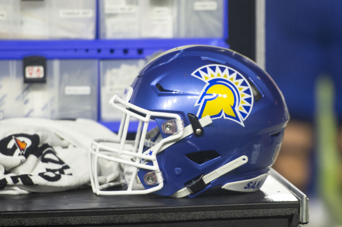 Breaking: Legendary College Football Star Dies Tragically At 33 2 AUBURN, ALABAMA - SEPTEMBER 10: General view of the San Jose State Spartans helmet during their game against the Auburn Tigers at Jordan-Hare Stadium on September 10, 2022 in Auburn, Alabama. (Photo by Michael Chang/Getty Images)College Football