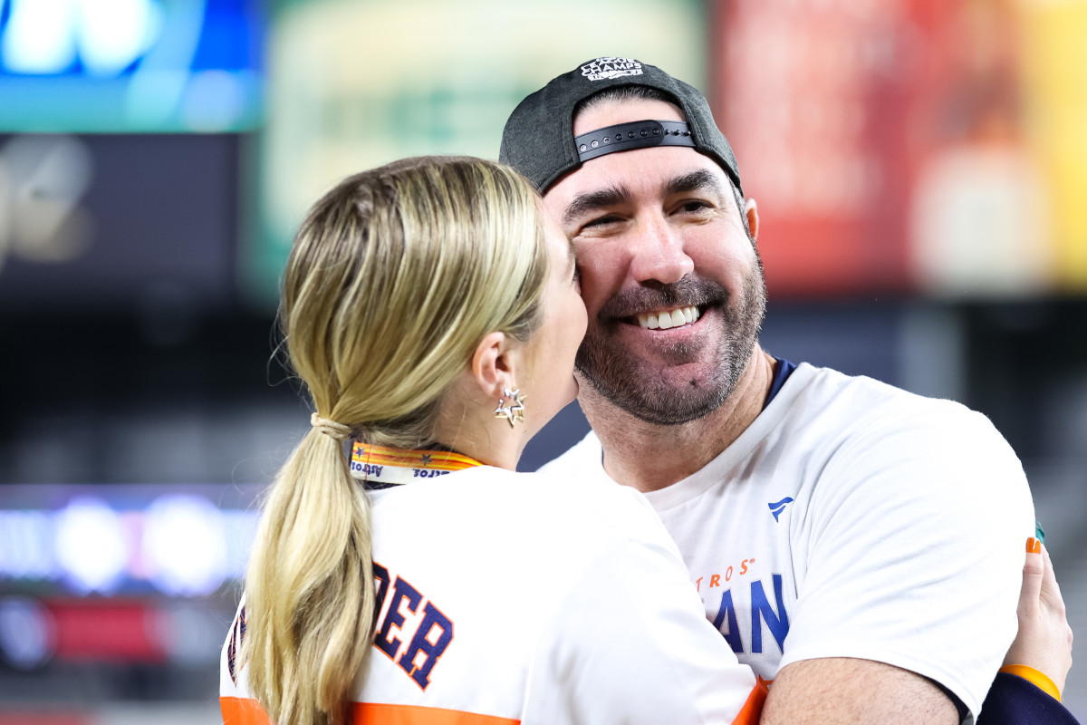 Kate Upton's Outfit During Astros' ALCS-Clinching Win Goes Viral - Sports  Illustrated Lifestyle