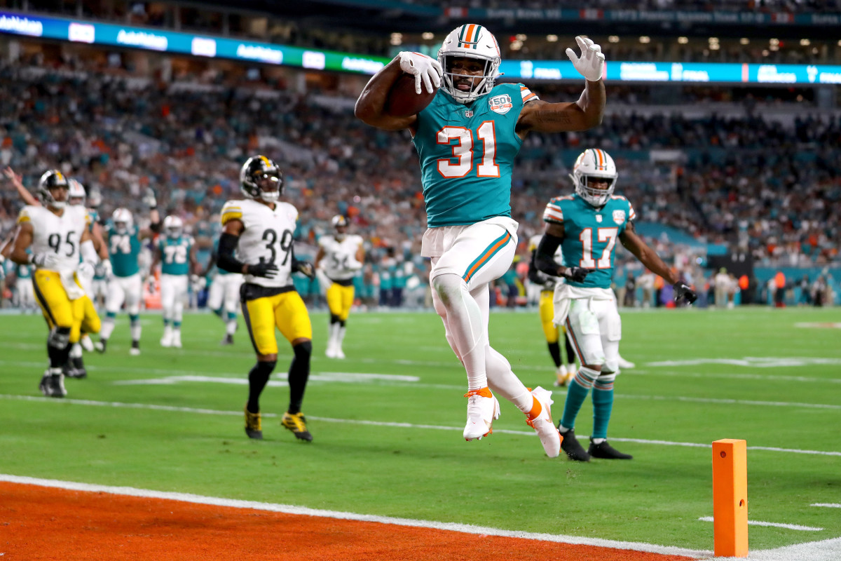 ESPN Analyst Says Dolphins Fans Should Be 'Very Concerned' - The Spun:  What's Trending In The Sports World Today