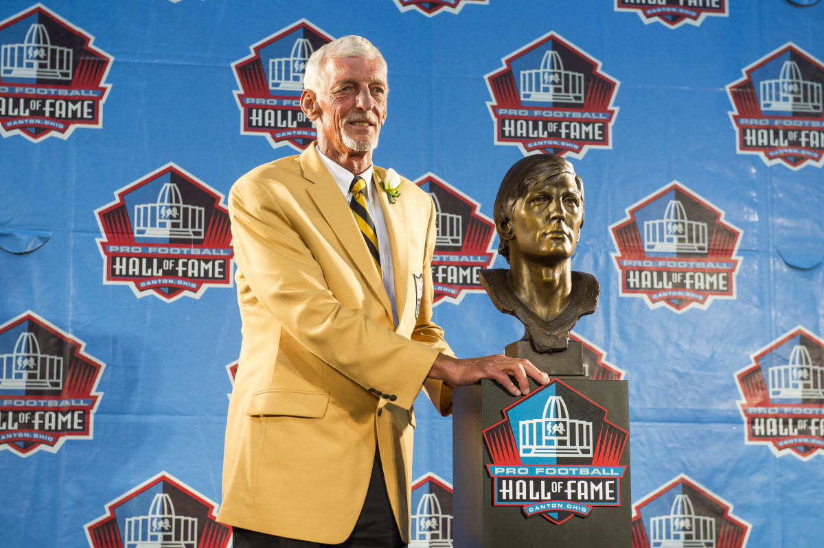 Enshrinement order, presenters announced for Pro Football Hall of Fame  classes 