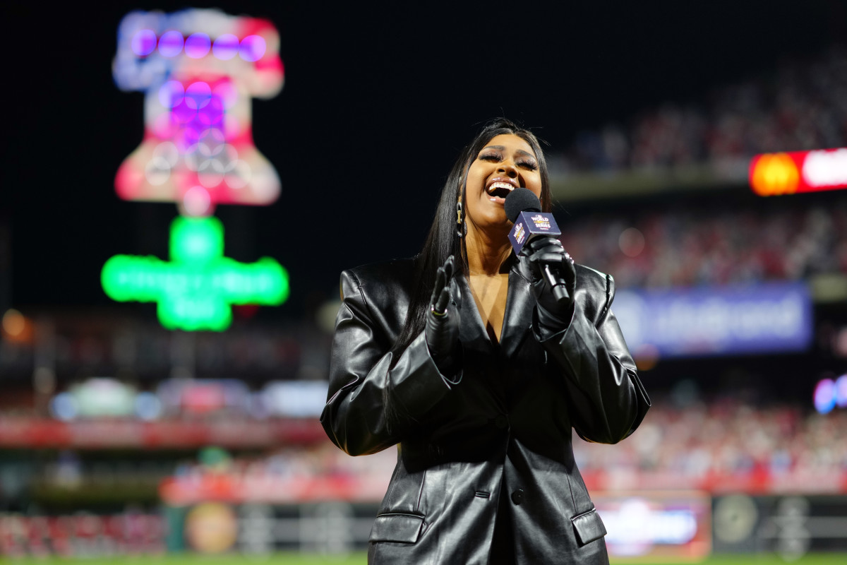 Look National Anthem Before Astros Phillies Game 5 Went Viral The Spun