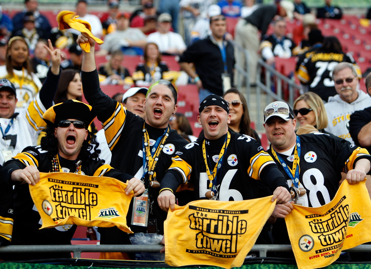 TAMPA, FL - FEBRUARY 01:  Fans of the Pittsburgh Steelers wave their terrible towels against the Arizona Cardinals during Super Bowl XLIII on February 1, 2009 at Raymond James Stadium in Tampa, Florida.  (Photo by Streeter Lecka/Getty Images)