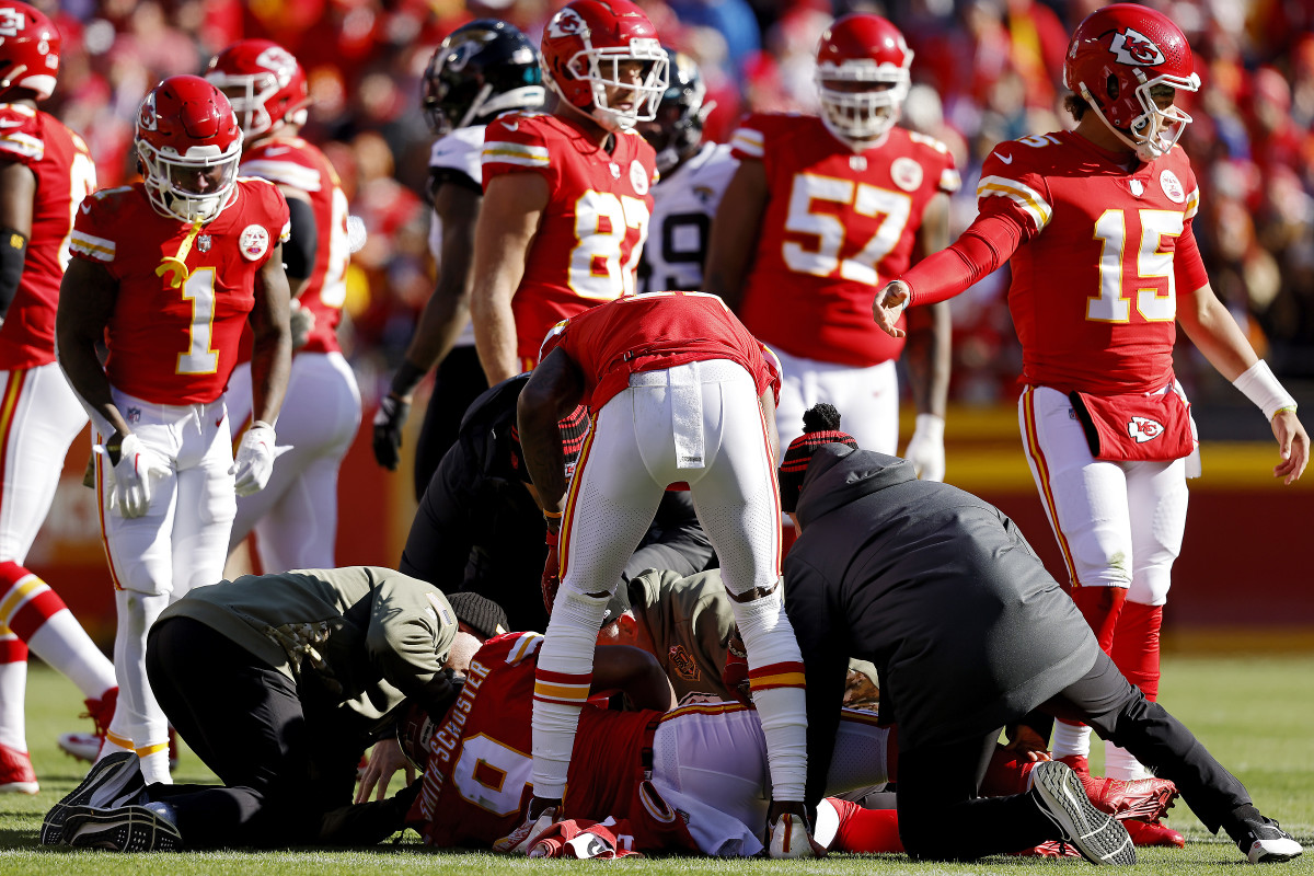 NFL Fans Furious With Refs In Jets vs. Chiefs Game - The Spun