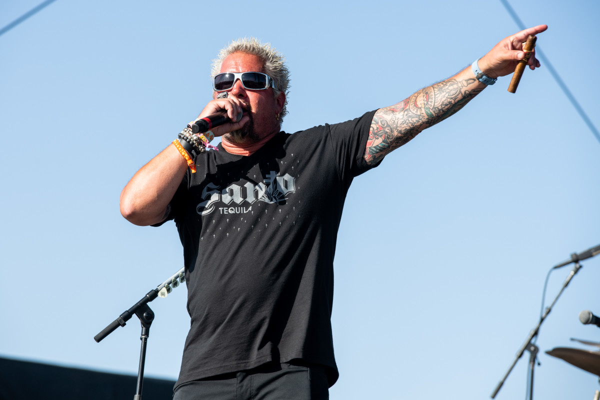 Look NFL World Reacts To The Viral Guy Fieri Video The Spun   2022 Stagecoach Festival   Day 3 