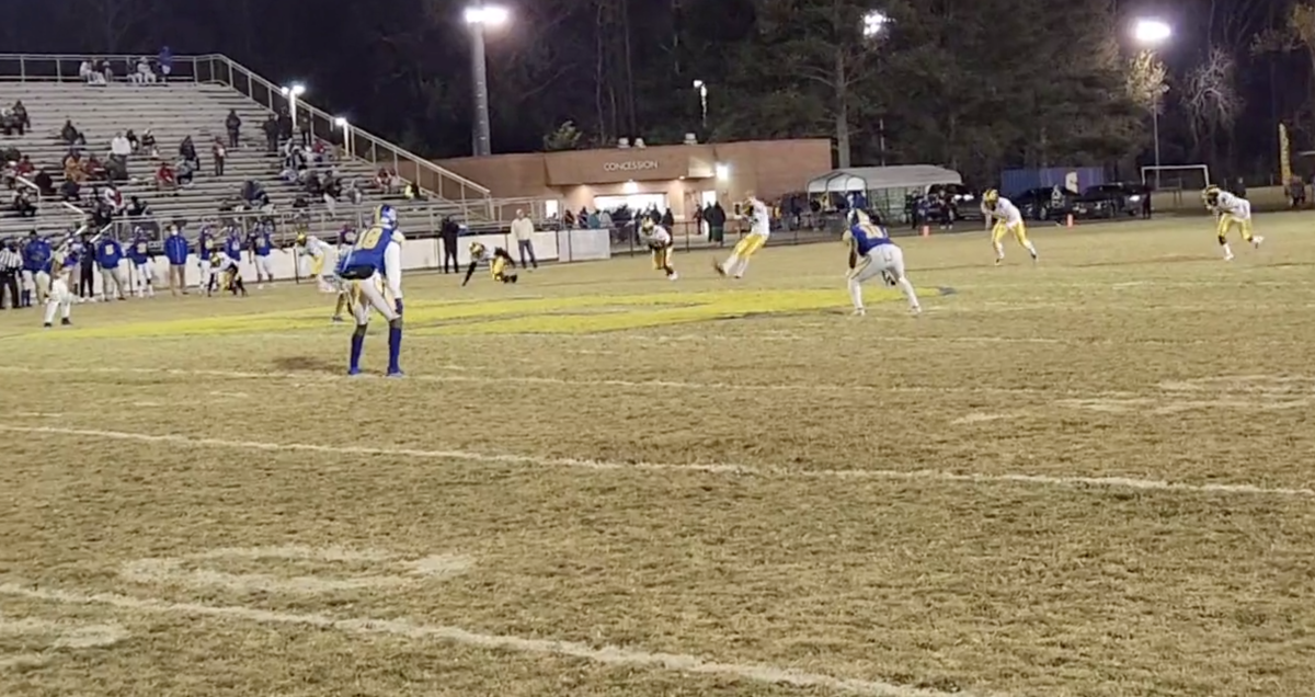 video-all-time-high-school-football-blooper-is-going-viral-the-spun