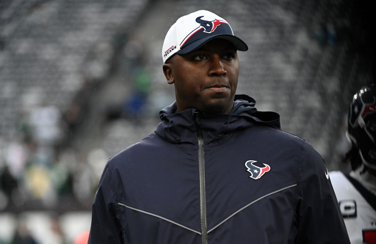 Texans Holding Onto Another Key Member Of Coaching Staff - The Spun