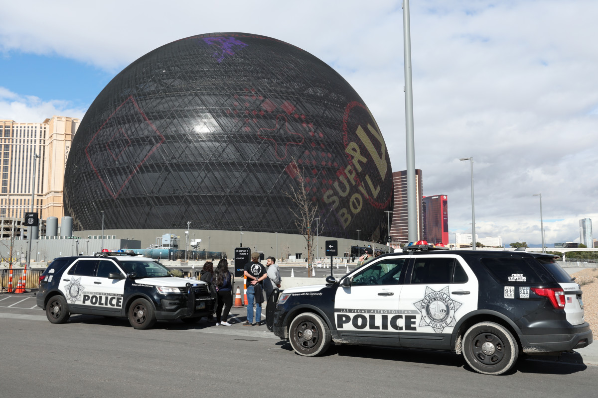 Man Who Climbed The Las Vegas Sphere Has Been Identified The Spun