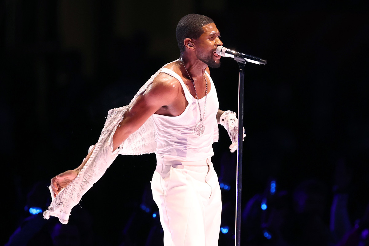 Usher Made History With His Super Bowl Halftime Show Performance The