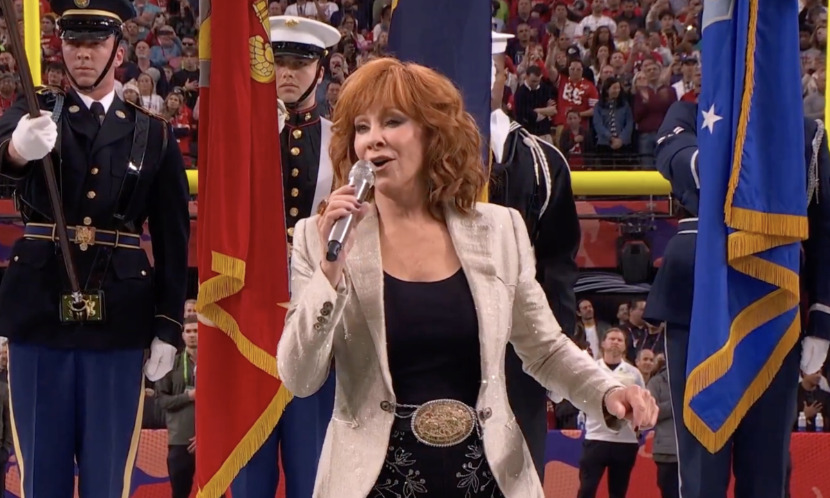 Video: Reba McEntire Sings Epic National Anthem At Super Bowl - The Spun