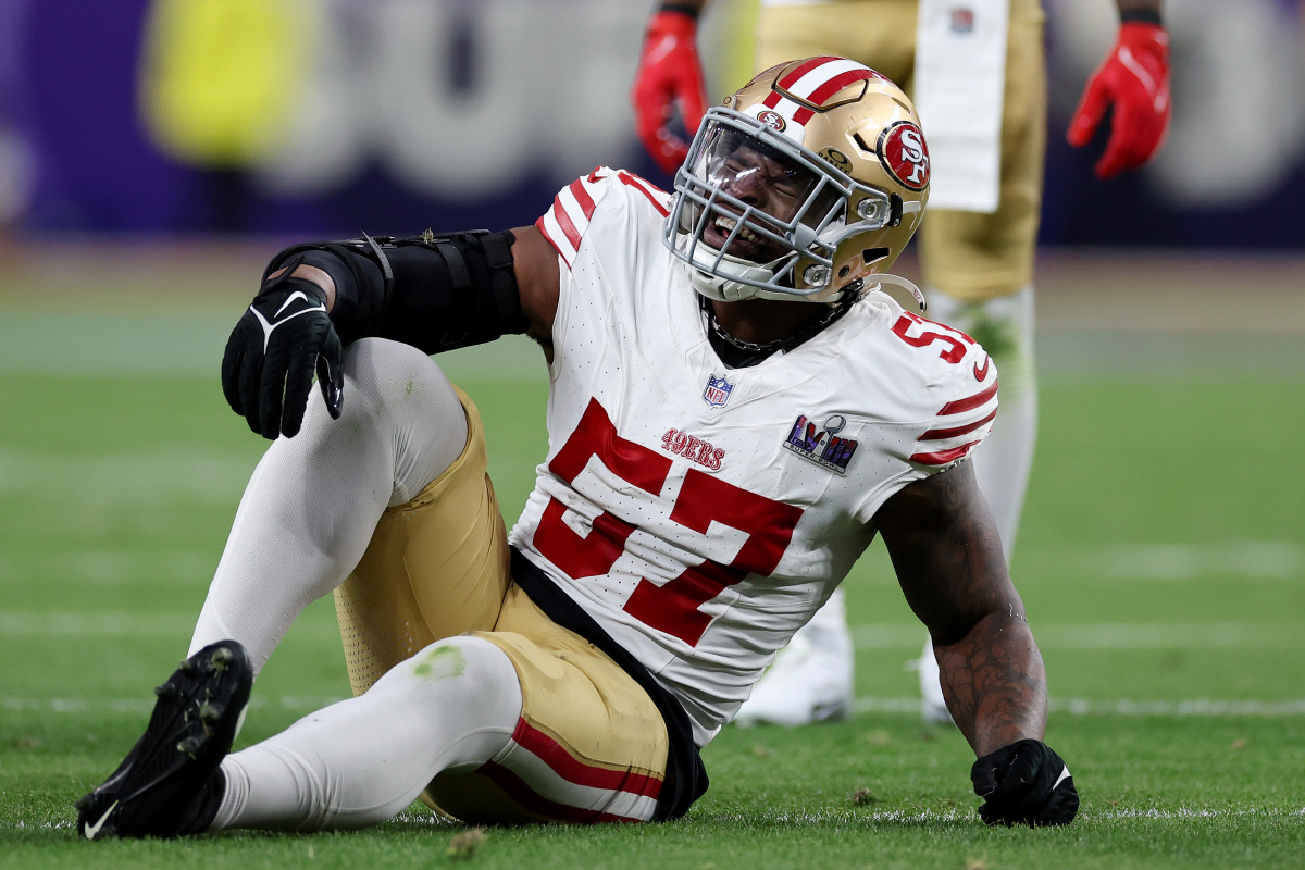 49ers Had Heartbreaking Reaction To Dre Greenlaw Suffering Torn ...