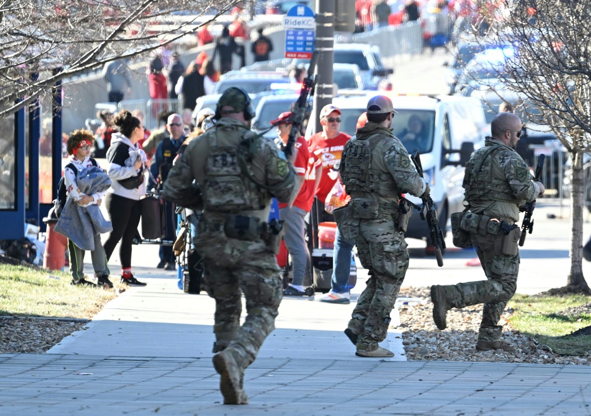 Chiefs Player Reveals Where He Hid During The Parade Shooting - The Spun