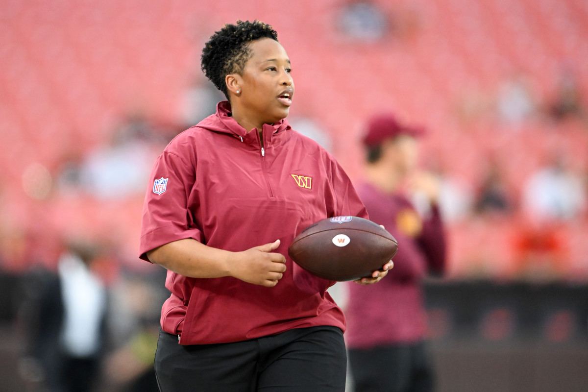 Chicago Bears hire the 1st female assistant coach in team history