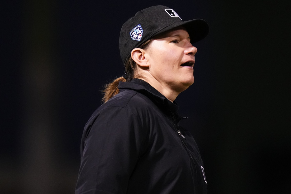 Female Umpire Makes History At Saturday MLB Spring Training Game The Spun