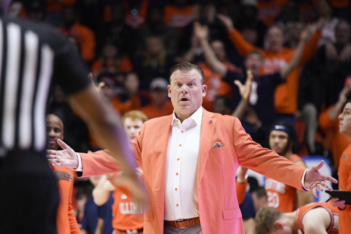 college-basketball-coach-refused-to-let-his-team-shake-hands-tuesday