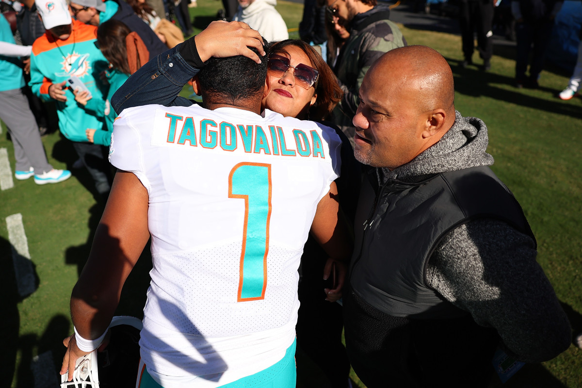 Fans Praying For Tua Tagovailoa After Suffering Another Concussion ...