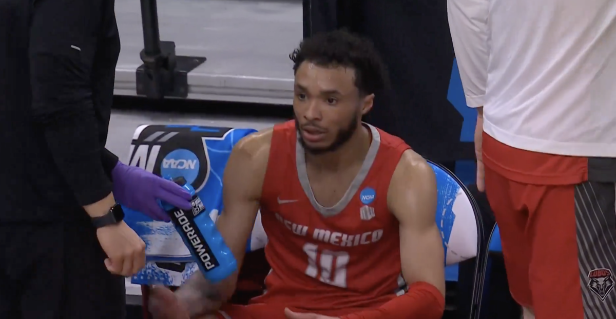 College basketball player chose the weirdest way to show frustration