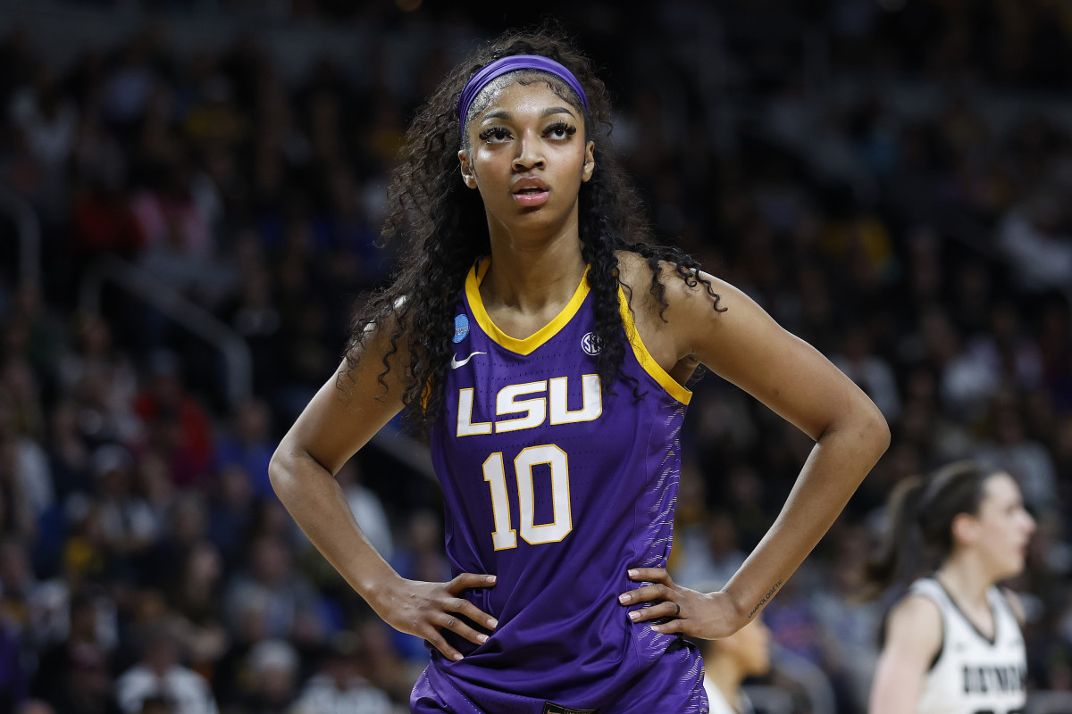 Angel Reese on the court for LSU.