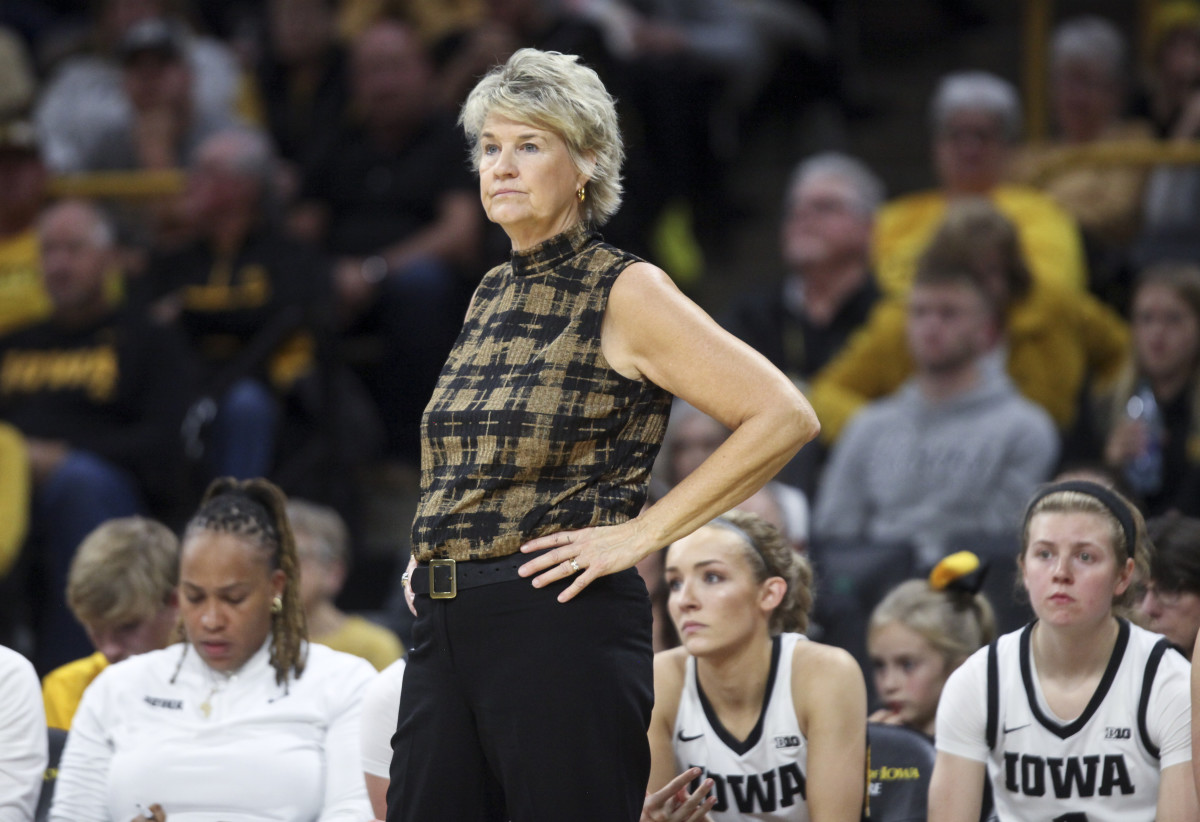 Former Iowa Coach Lisa Bluder Knows What's Wrong With Caitlin Clark, Fever  - The Spun