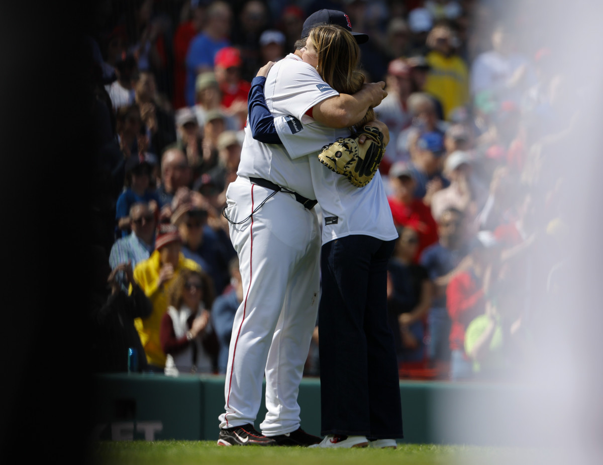 Everyone Got Emotional Over Red Sox Tribute To Tim Wakefield The Spun