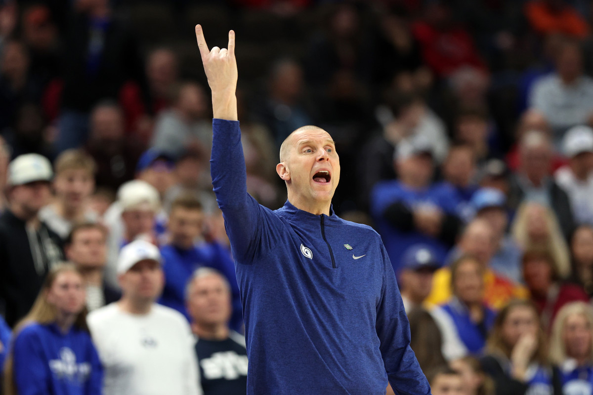 Details Emerge From Mark Popes Contract At Kentucky The Spun 