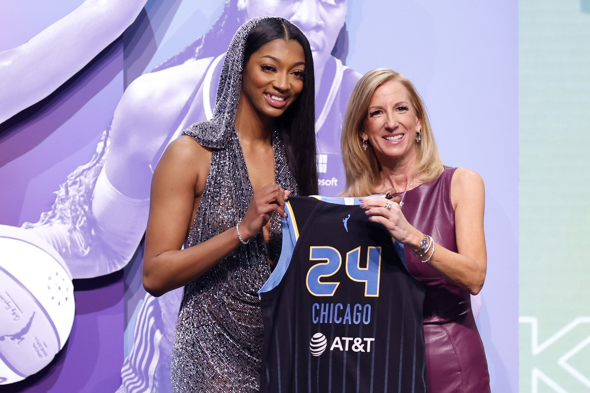 Photo Of Angel Reese At Her First WNBA Practice Is Going Viral The Spun