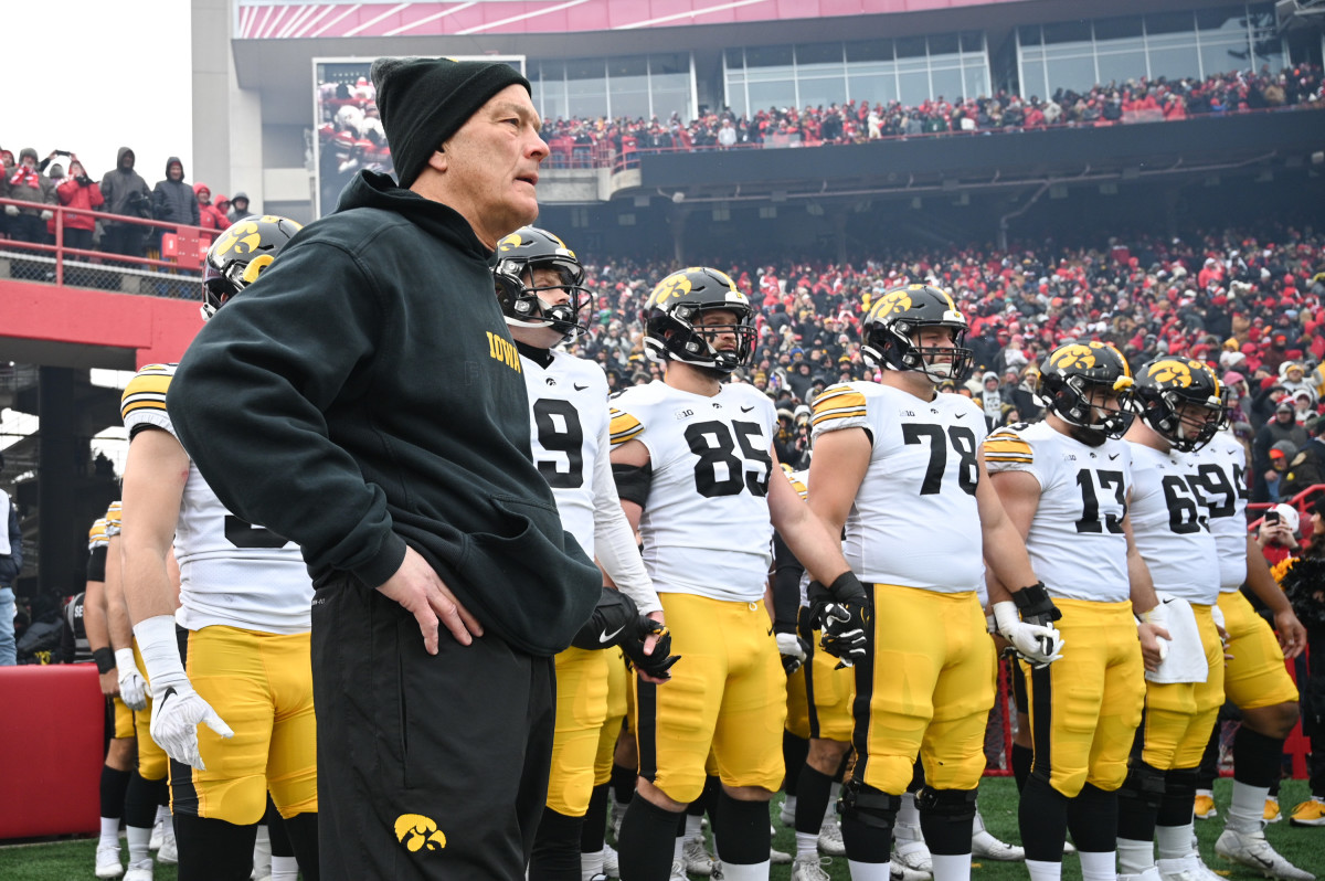 Iowa Coach Kirk Ferentz Announces Decision On 2025 Season - The Spun