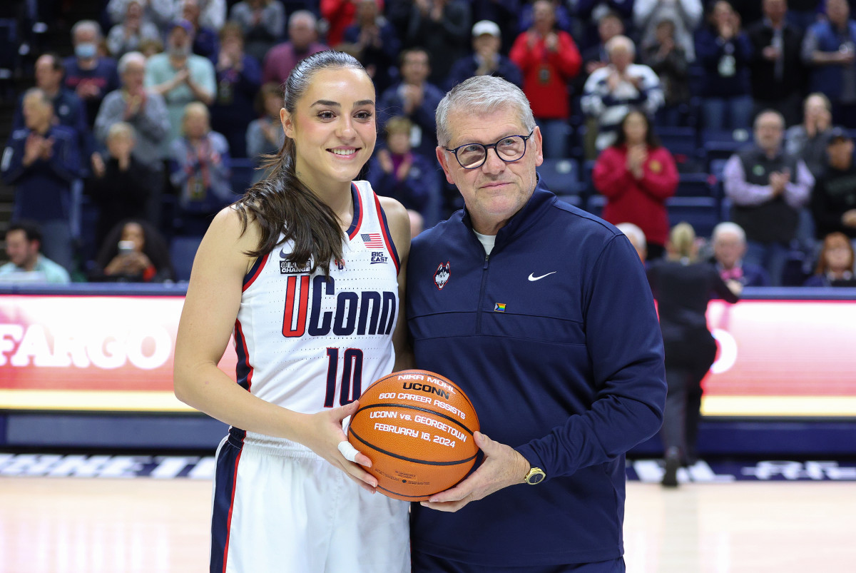 Video: Geno Auriemma Had Emotional Reunion With Former UConn Star - The ...