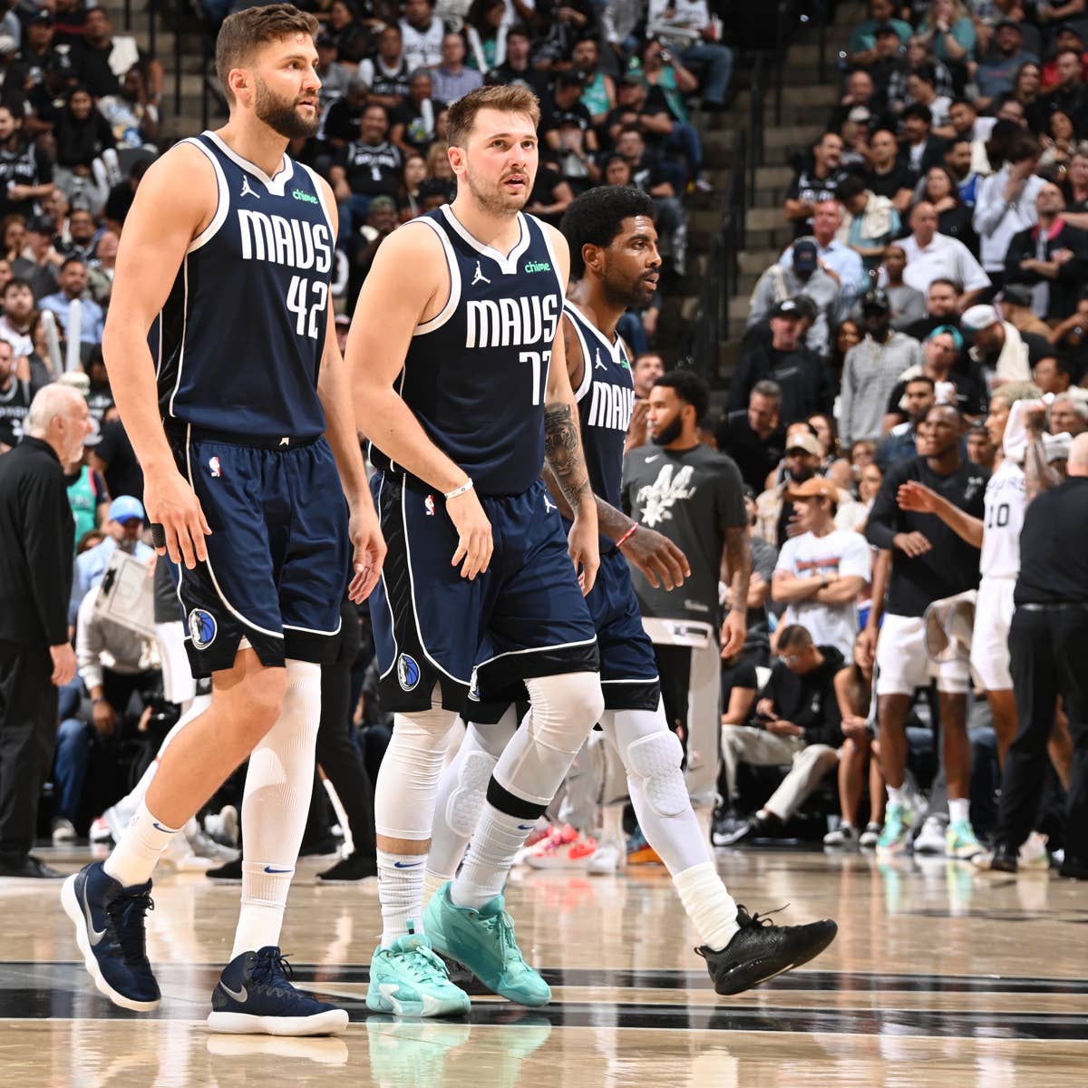 Nowitzki Rejoins Mavericks Gasol Goes To Spurs